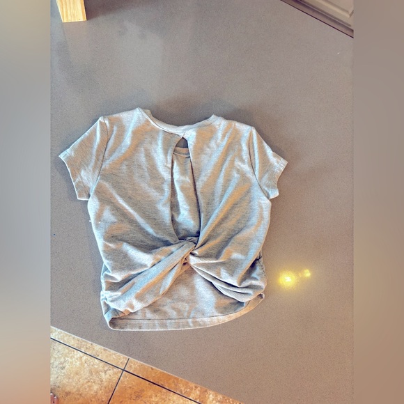 Halara Short Sleeve Cut Out Twisted Sports Top- size XS - Picture 3 of 5